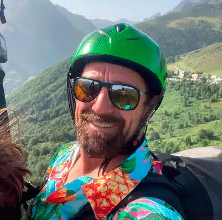 Samy, moniteur de parapente à Virevolte