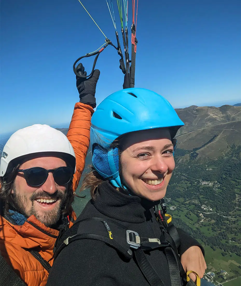 Le bonheur de voler lors d'un vol parapente en biplace