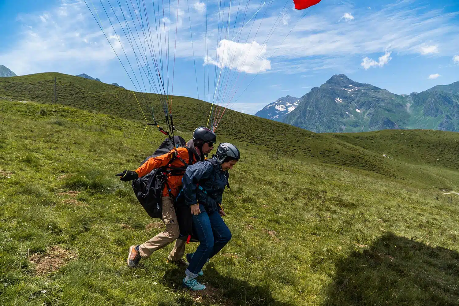 Baptême parapente, décollage depuis Val Louron (col d’Azet) Baptême parapente, décollage depuis Val Louron (col d'Azet)