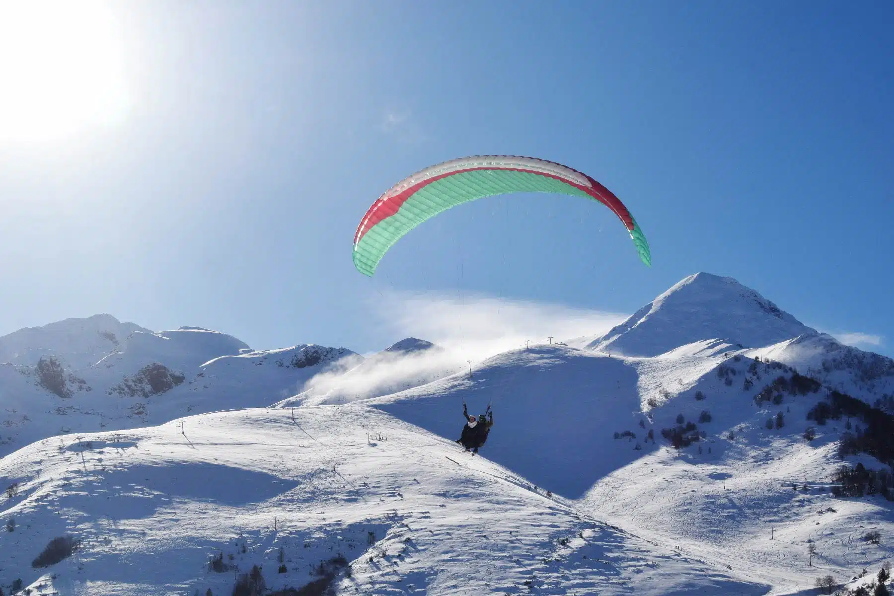 Baptême parapente au-dessus de la station de ski de Val Louron