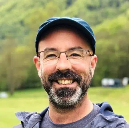 Antoine, moniteur parapente chez Virevolte