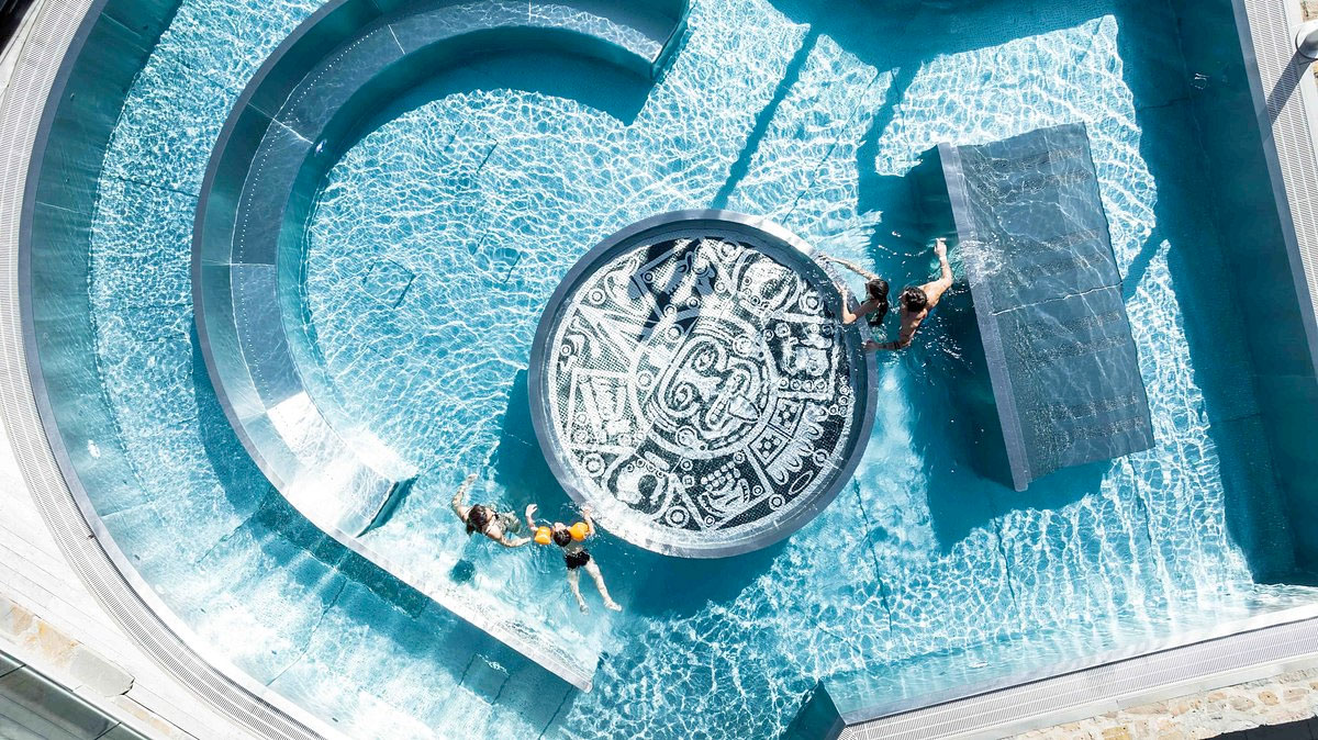 Bains incas de Balnéa, à côté de l'aéro du lac de Genos-Loudenvielle